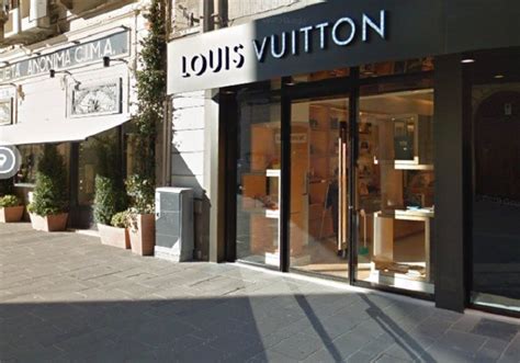 louis vuitton bari cerca personale|Louis Vuitton Careers .